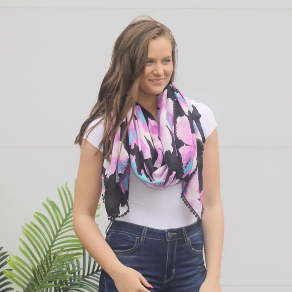 Black w/Pink Scarf - Picture 2 of 2